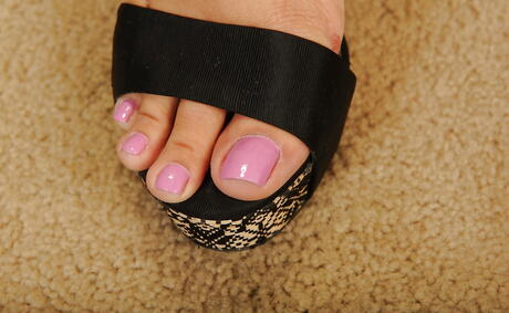 Sexy american teen Kylie Sinner is foot fetishist 