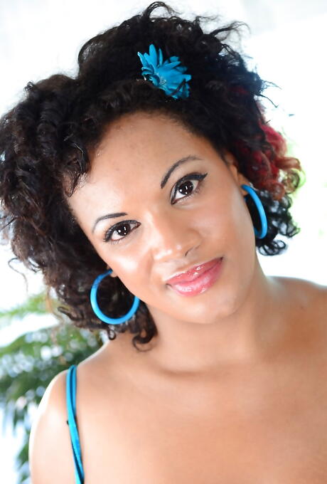 Alluring american fatty Betty Blac baring big hooters and sexy ass 